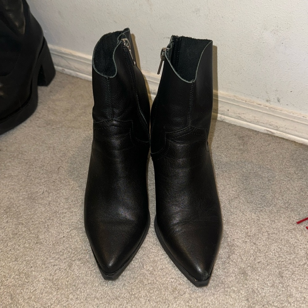 Steve Madden Women's Cate leather ankle Boot Womens 8